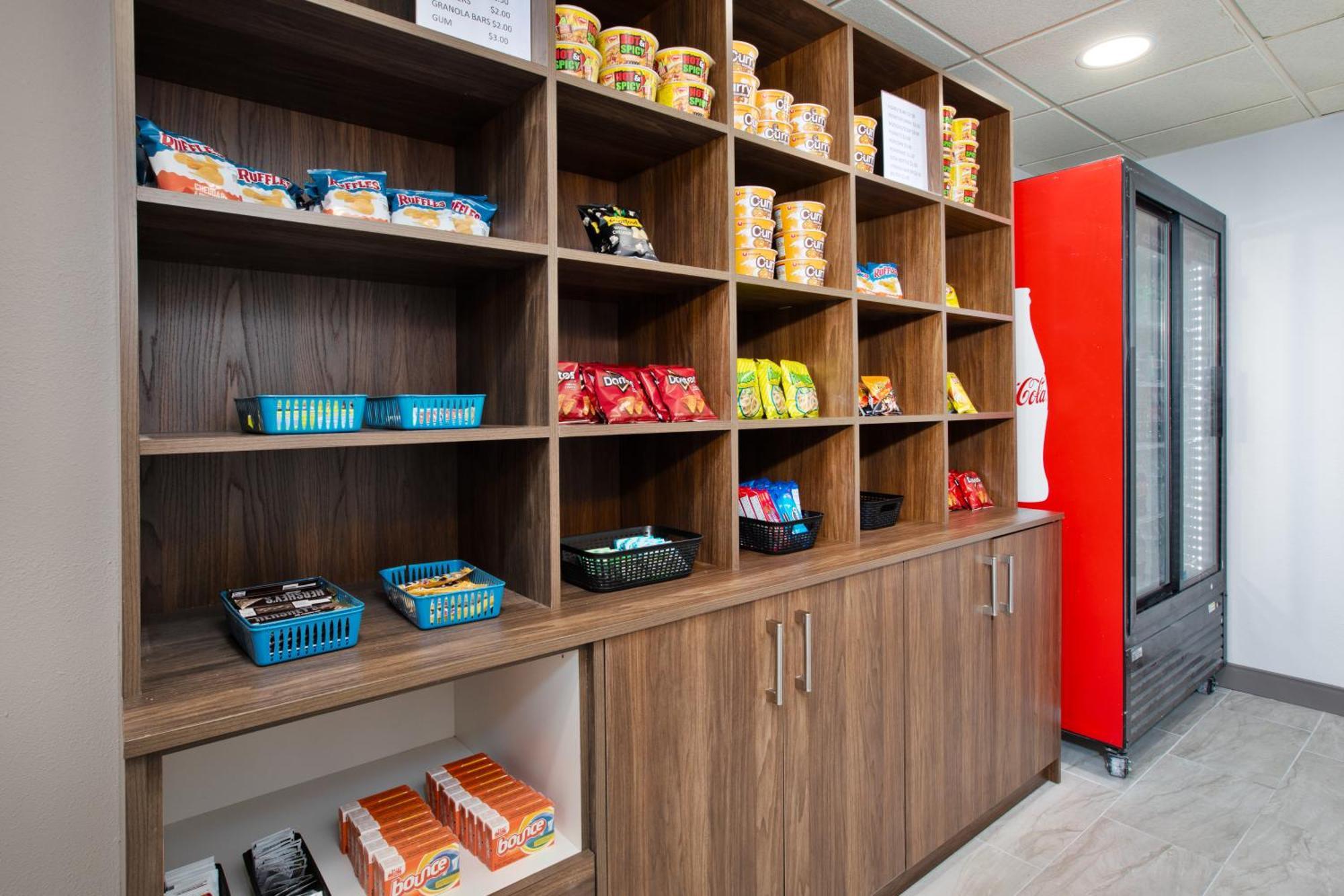 Holiday Inn Express & Suites Milwaukee Nw - Park Place By Ihg Eksteriør billede