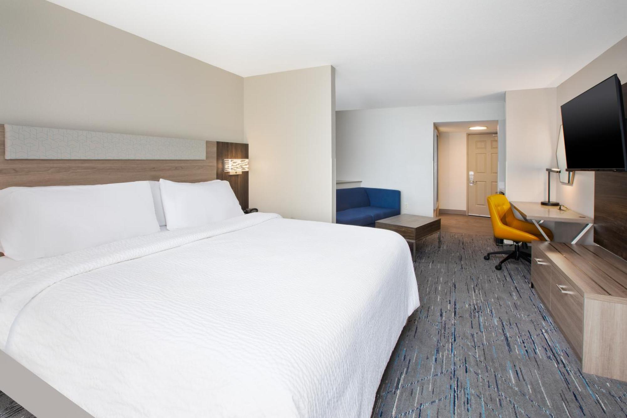 Holiday Inn Express & Suites Milwaukee Nw - Park Place By Ihg Eksteriør billede