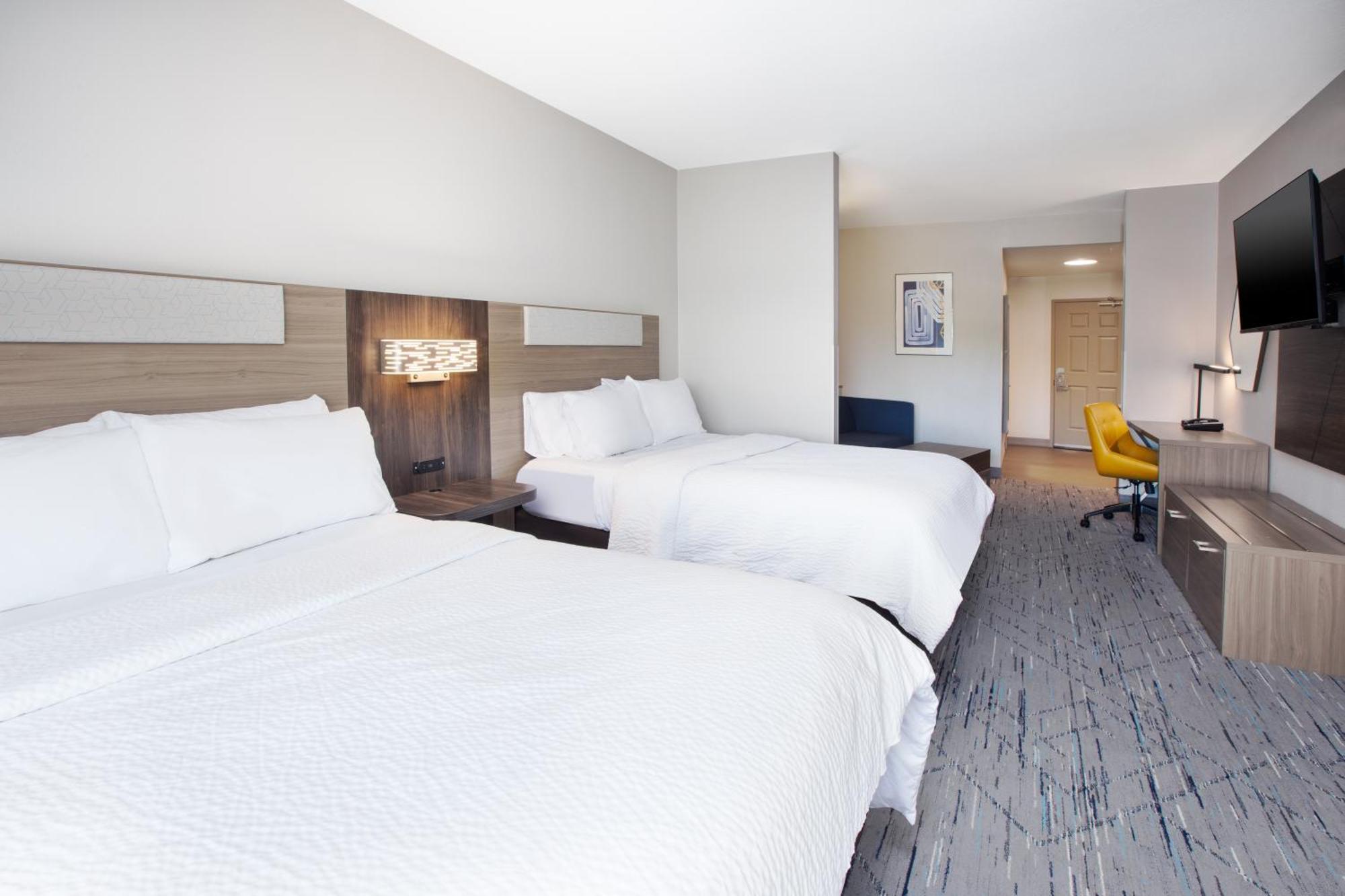 Holiday Inn Express & Suites Milwaukee Nw - Park Place By Ihg Eksteriør billede